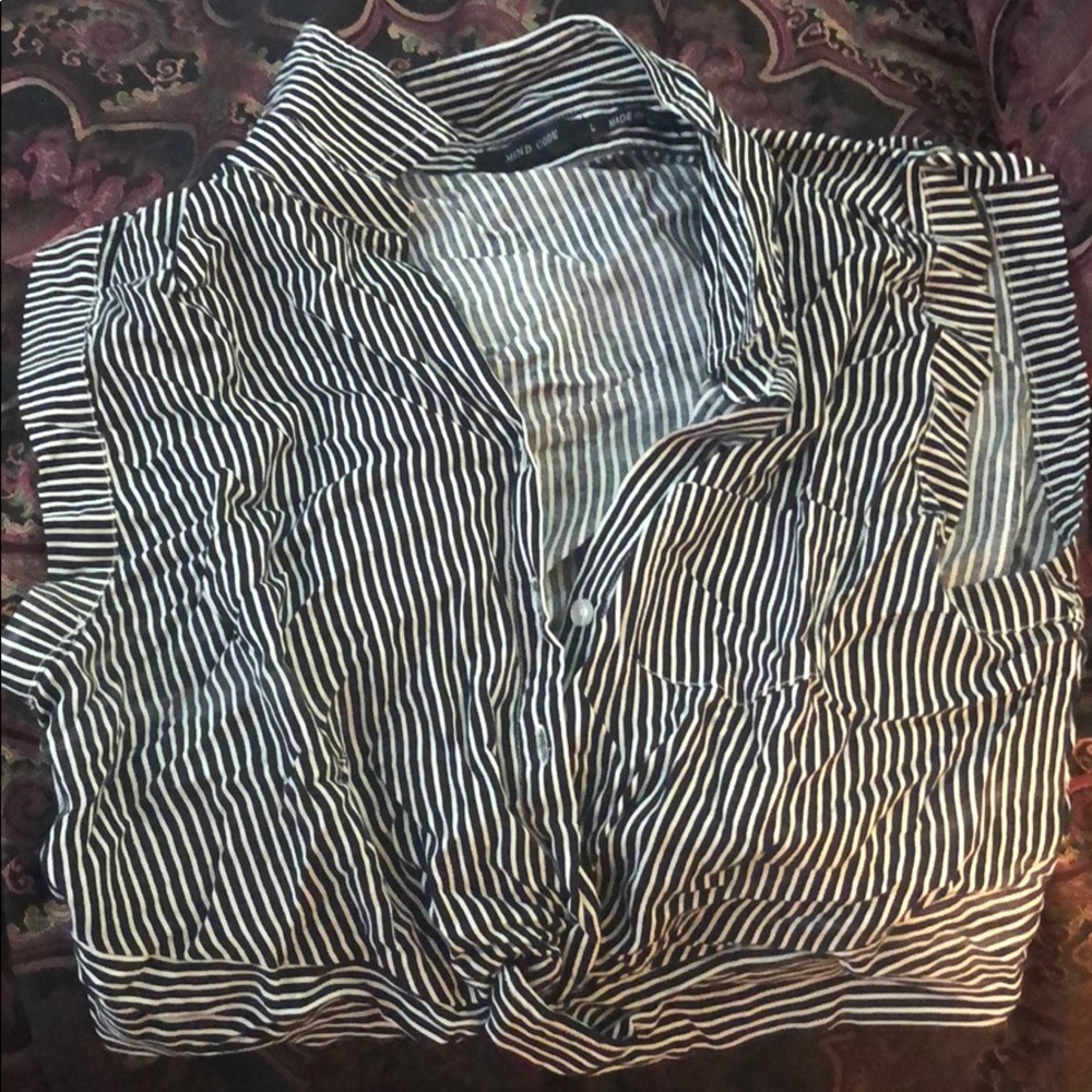 Striped crop top with collar